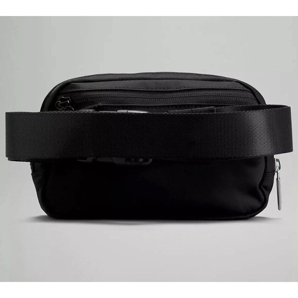 Original Lululemon Everywhere Belt Crossbody Bag 1L Black for Women Men NWT - Picture 4 of 4